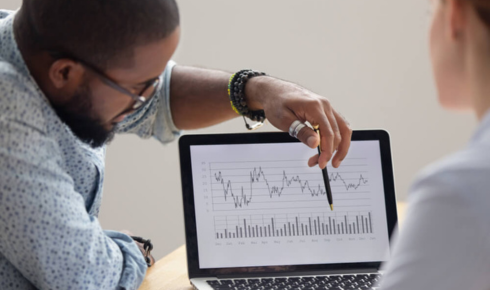 Performance Marketing vs Traditional Marketing Explained